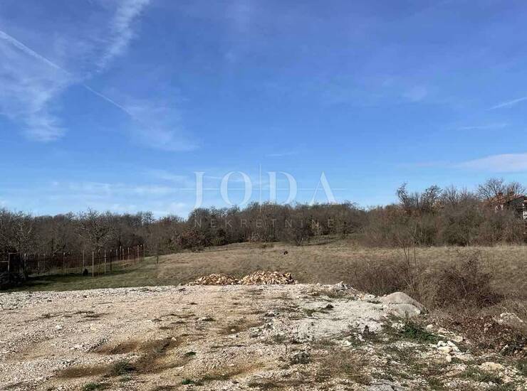 Labin, okolica, građevinsko zemljište sa pogledom na more — fotografija 2
