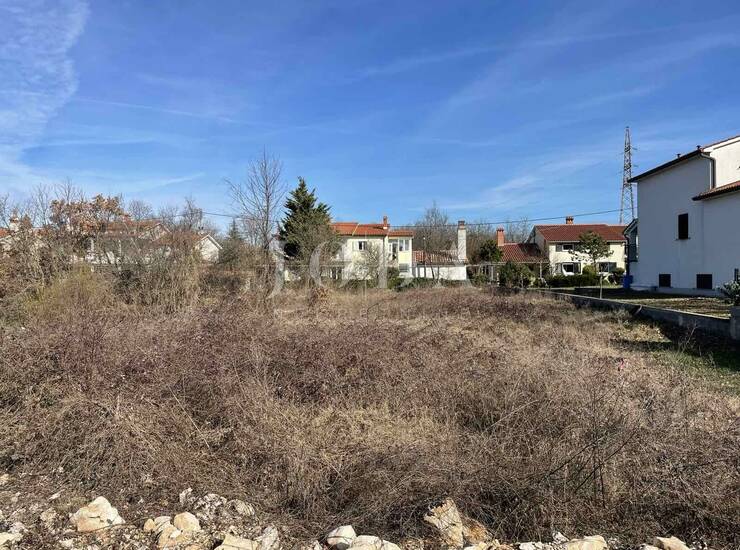 Labin, veliko građevinsko zemljište na traženoj lokaciji — fotografija 2