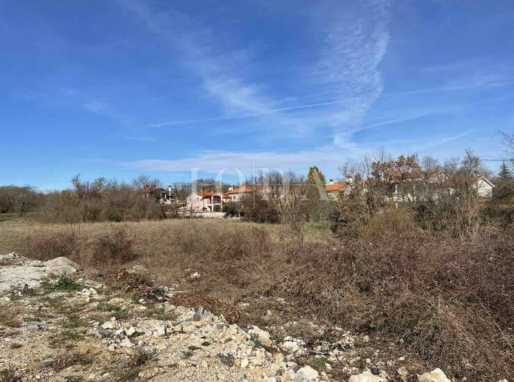 Labin, veliko građevinsko zemljište na traženoj lokaciji — fotografija 6