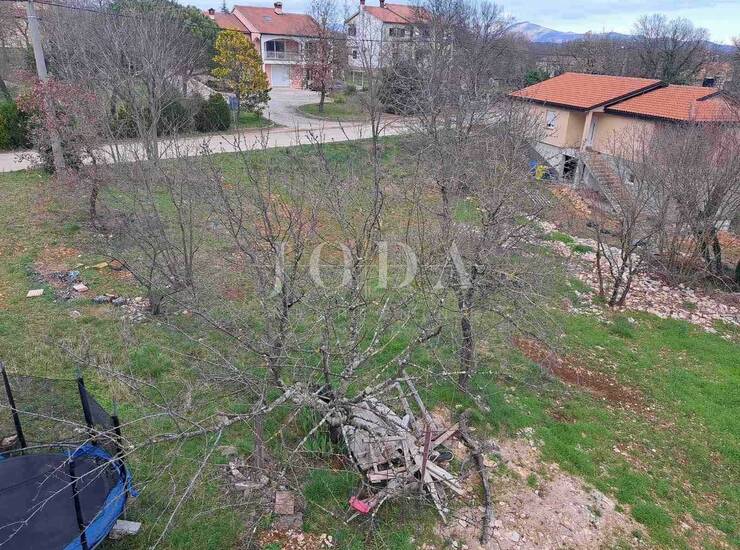 Građevinsko zemljište u mirnom okruženju  — fotografija 2
