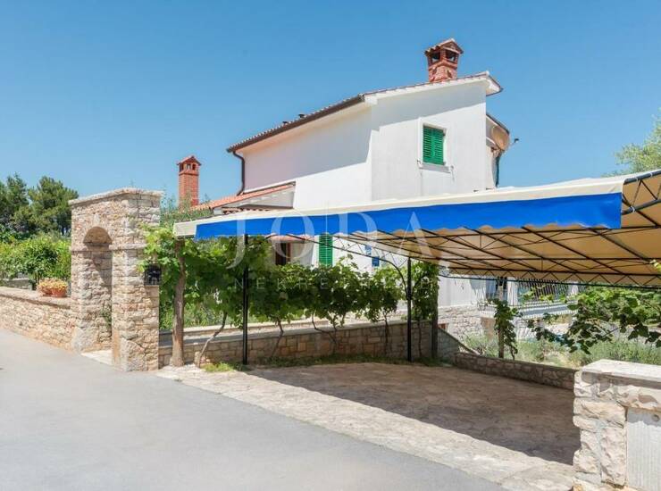 Labin, okolica, kuća sa bazenom i prekrasnim pogledom na more — fotografija 3