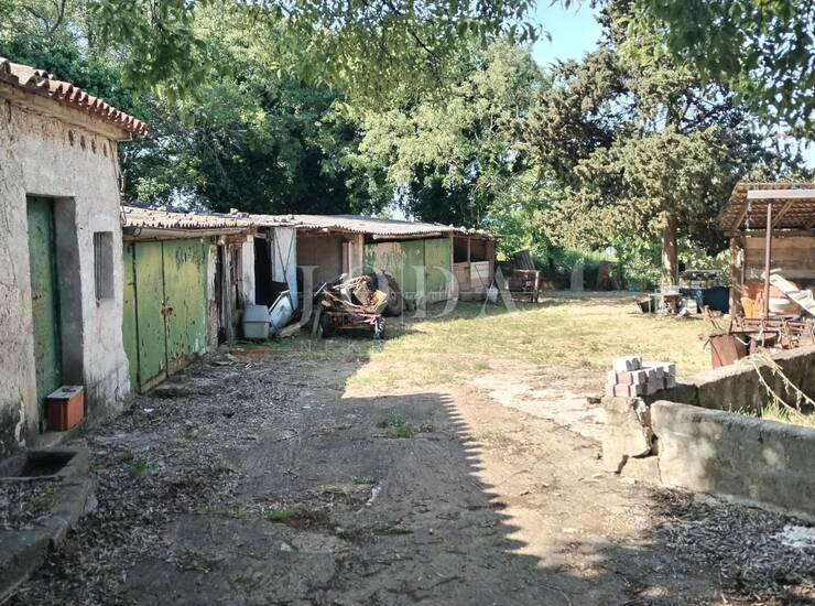 Pula, okolica, građevinsko zemljište sa postojećim objektom — fotografija 3