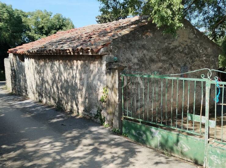 Pula, okolica, građevinsko zemljište sa postojećim objektom — fotografija 5