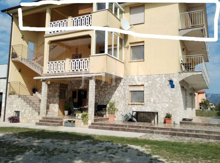 Labin, okolica, stan na drugom katu u privatnoj kući