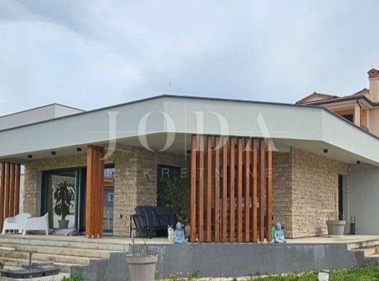 POPUST!!Moderna prizemnica kompletno opremljena,Kanfanar okolica