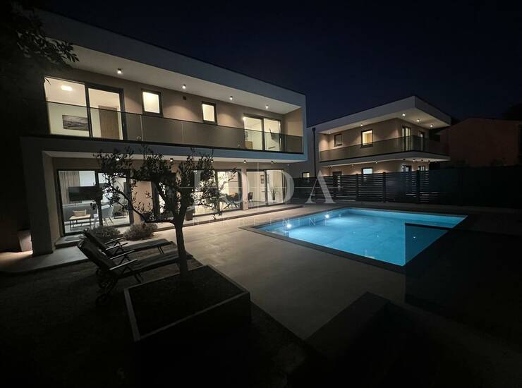 Svetvinčenat, okolica, moderna nova Villa — fotografija 3