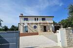 Prekrasna Villa sa bazenom i prostranom okućnicom,Barban okolica