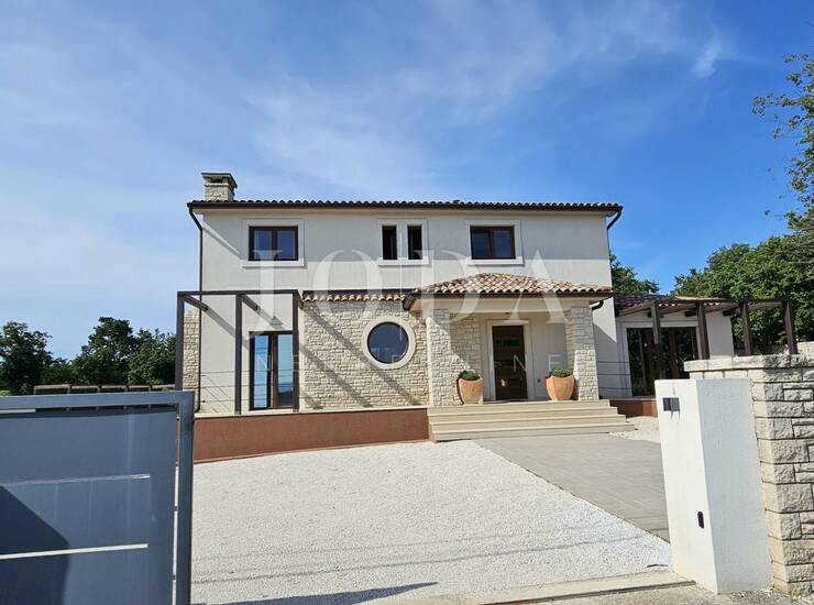 Prekrasna Villa sa bazenom i prostranom okućnicom,Barban okolica