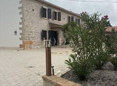 Kuca, Barban, prodaja, 690000 €, 180 m2