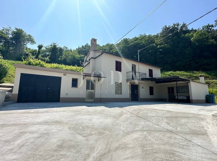 Cerovlje, okolica, kuća na mirnoj lokaciji sa velikim građevinskim terenom