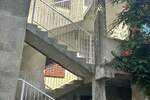 Prodaje se kuća na odličnoj lokaciji,  ukupne površine 147 m², smješte...