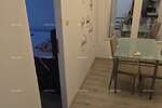 Prodaje se  stan površine 83 m² u Puli, smješten na 1. katu manje stambe...