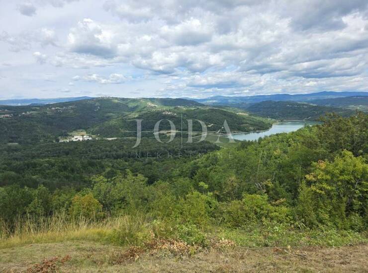 Građevinsko zemljište s pogledom na jezero Butoniga,Pazin okolica — fotografija 3