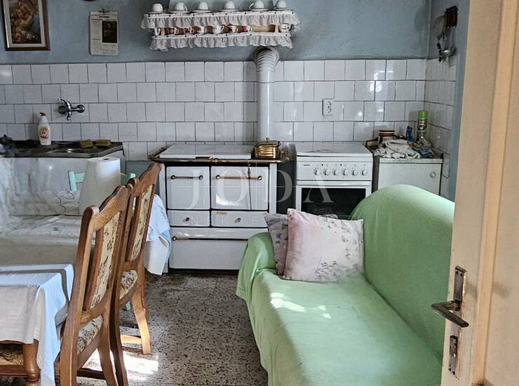 PRILIKA!Tradicionalna istarska kuća s velikim građevinskim zemljištem,Labin  — fotografija 4