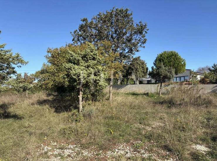 Barban, okolica, atraktivno građevinsko zemljište sa građevinskom dozvolom — fotografija 3