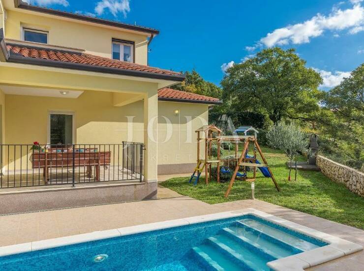 Labin, okolica, prekrasna Villa sa bazenom i velikom okućnicom — fotografija 3