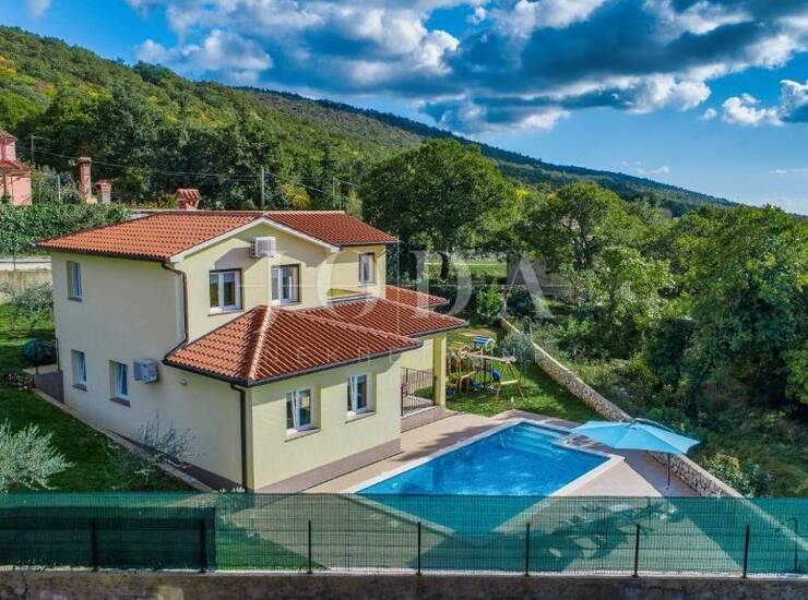 Labin, okolica, prekrasna Villa sa bazenom i velikom okućnicom — fotografija 4