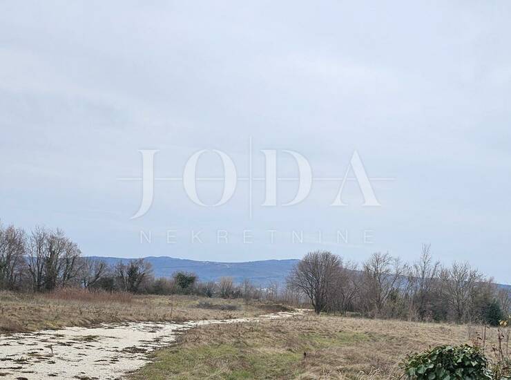 Građevinsko zemljište 960m2,LABIN okolica