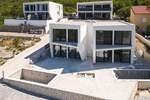 Jadranovo, dvojna kuća s bazenom u roh bau