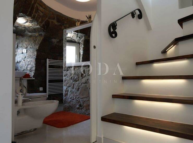 Opatija, okolica, dvoetažni stan s pogledom na more