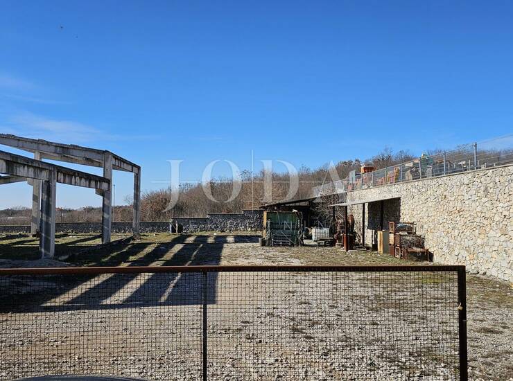 Poslovno proizvodna zgrada na prostranoj parceli,LABIN — fotografija 4