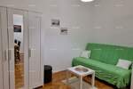 Na prodaju je potpuno namješten jednosoban stan površine 45 m², smješte...