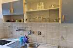 Na prodaju je potpuno namješten jednosoban stan površine 30 m², smješte...
