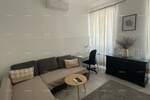 Na prodaju je jednosoban stan površine 45 m², smješten u prizemlju stamb...