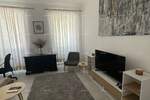 Na prodaju je jednosoban stan površine 45 m², smješten u prizemlju stamb...