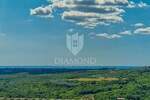 Buje, savršeno građevinsko zemljište sa pogledom na more!