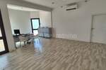 Rijeka, Donja Drenova - najam poslovnog prostora, parking, terasa, ostava, 