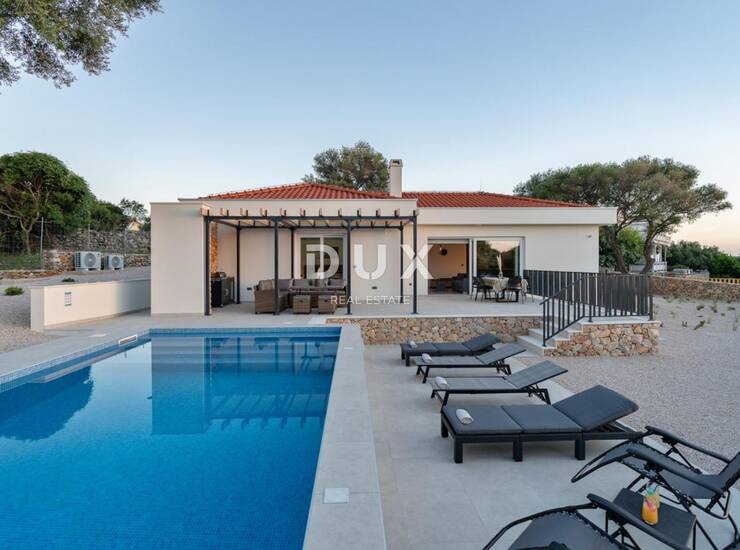 OTOK PAG, LUN  - Luksuzna villa s uhodanim poslom