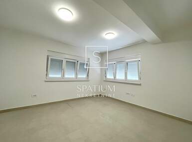Poslovni prostor, Rijeka, Škurinje, najam, 2500 €, 147 m2