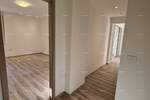 Na prodaju je dvosobni nenamješteni stan površine 72,83 m², smješten na...