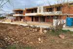 NOVOGRADNJA – MANJI STAMBENI KOMPLEKS U IZGRADNJI (3 ZGRADE U NIZU)

Na p...