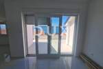 Crikvenica, trosobni apartman, 123 m2, prvi kat, novogradnja, 350 metara od mor