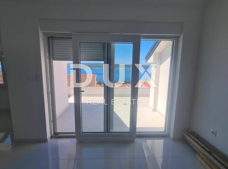 Crikvenica, trosobni apartman, 123 m2, prvi kat, novogradnja, 350 metara od mor