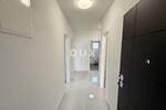 Novi Vinodolski, dvosobni apartman, 67 m2, novogradnja, okućnica