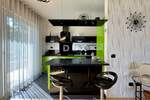 Opatija, predivan dvosobni apartman, 100 m2, bazen, garaža, pogled na more