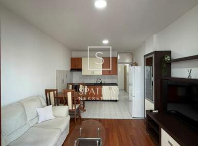 Dvosoban stan, Rijeka, Srdoči, najam, 700 €, 47 m2