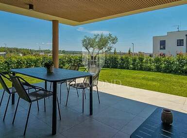 Trosoban stan, Novigrad, prodaja, 559000 €, 94 m2