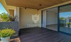 Trosoban stan, Novigrad, prodaja, 479000 €, 95 m2