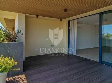 Trosoban stan, Novigrad, prodaja, 479000 €, 95 m2