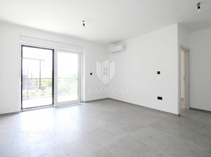 KRK, ČIŽIĆI - MODERAN APARTMAN S POGLEDOM NA MORE!
