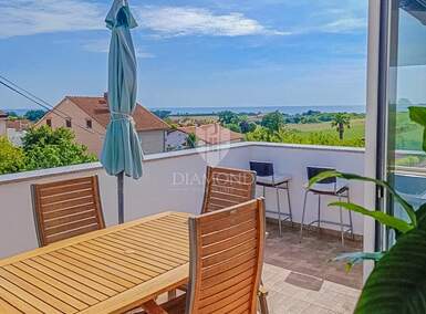 Dvosoban stan, Novigrad, prodaja, 390000 €, 70 m2