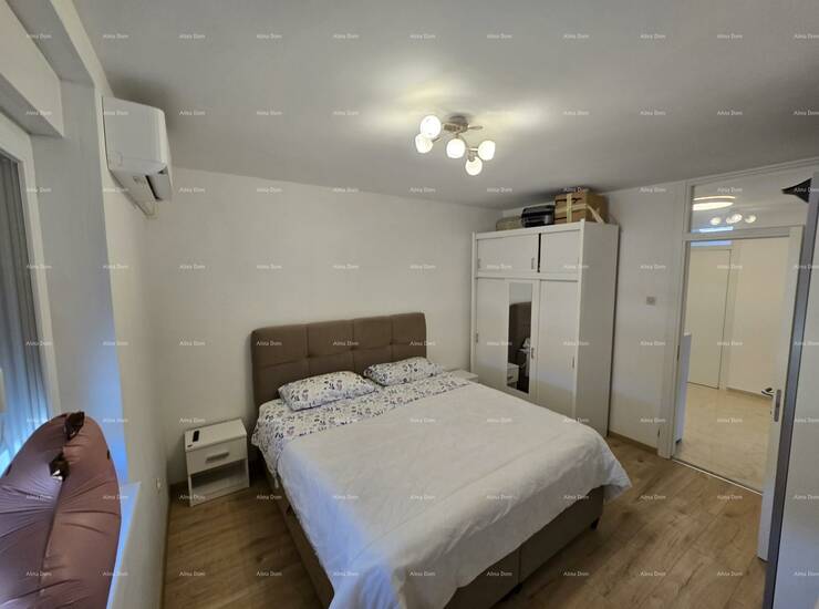 Ovaj prekrasno renovirani stan u Puli nudi savršen spoj udobnosti i stila.... — fotografija 6
