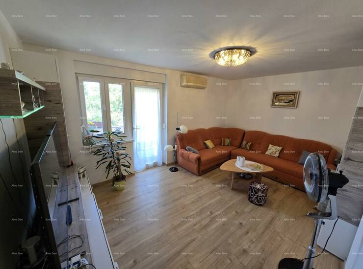 Ovaj prekrasno renovirani stan u Puli nudi savršen spoj udobnosti i stila.... — fotografija 7