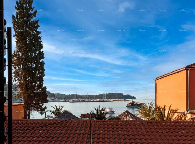 Prodaje se stan površine 45 m² smješten u samom središtu Rovinja, svega...