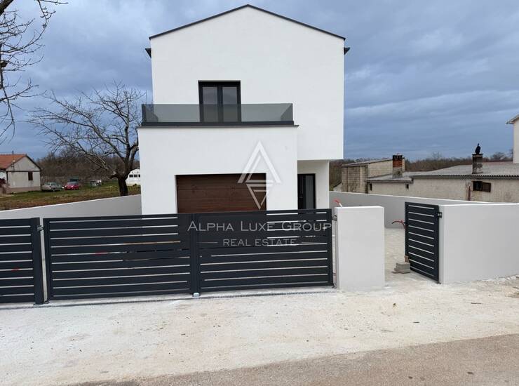 Istra, Svetvinčenat: Moderna vila s bazenom u Režancima