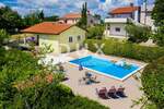 ISTRA, ŽMINJ – Imanje na 9.032 m², tri samostojeće kuće, dva bazena